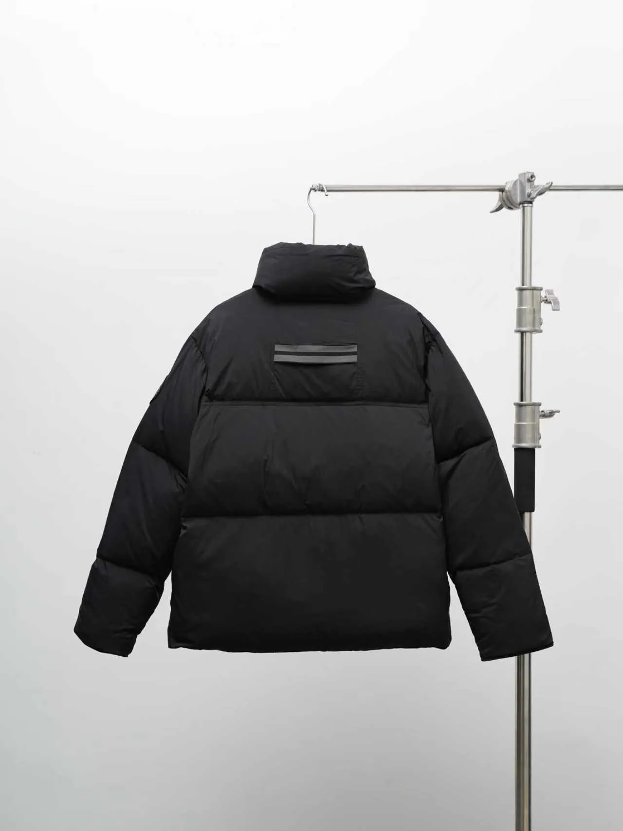 P840 Counter quality stand-up collar Sibu jacket [Exclusively for foreign trade] [Interchangeable black label and red label] Canada Goose LAWRENCE series quilted windproof and waterproof straight stand-up collar zipper down jacket Lawrence Puffer Jaet men's stand-up collar down jacket Color: black with red label. Size: XS S M L XL XXL.